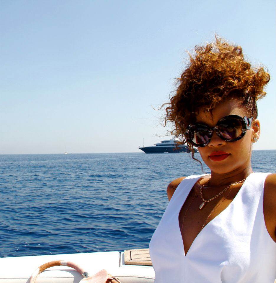 ภาพ exclusive rihanna บนเรือส่วนตัว