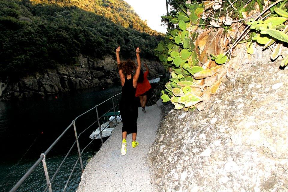 ภาพ exclusive rihanna กับการเดินเที่ยวแบบคนธรรมดา ^__^