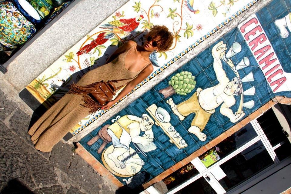 ภาพ exclusive rihanna กับการเดินเที่ยวแบบคนธรรมดา ^__^