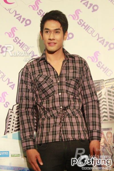 อ๋อม อรรคพันธ์...หล่อ น่ารัก อ่ะ !