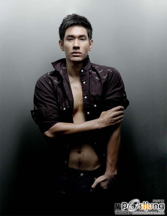 อ๋อม อรรคพันธ์...หล่อ น่ารัก อ่ะ !