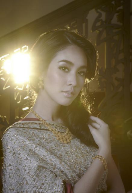 มิน พีชญา @ WE no.91 November 2011