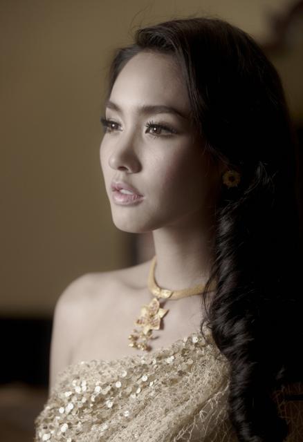 มิน พีชญา @ WE no.91 November 2011