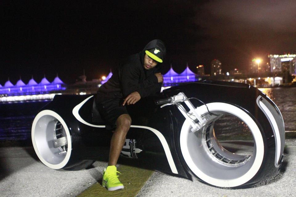 มาฟังเพลงใหม่!!!! จาก Flo Rida กับเพลงที่มีชื่อว่า “Parapapa' (Final Version) 2011”