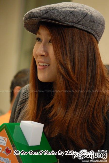 เชียร์...น่าร๊ากกกๆๆๆ อ่ะ ^^