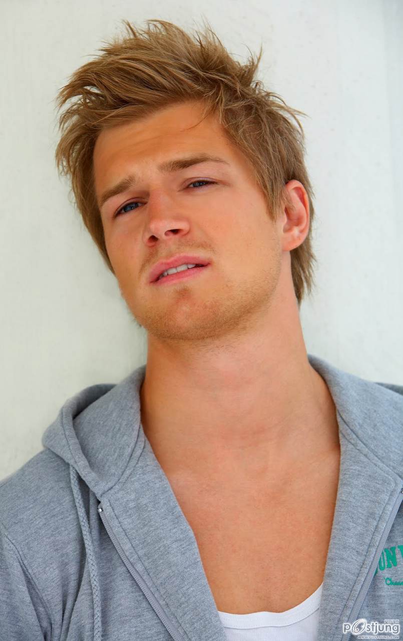 หล่อเข้มจัดสักซี๊สสส