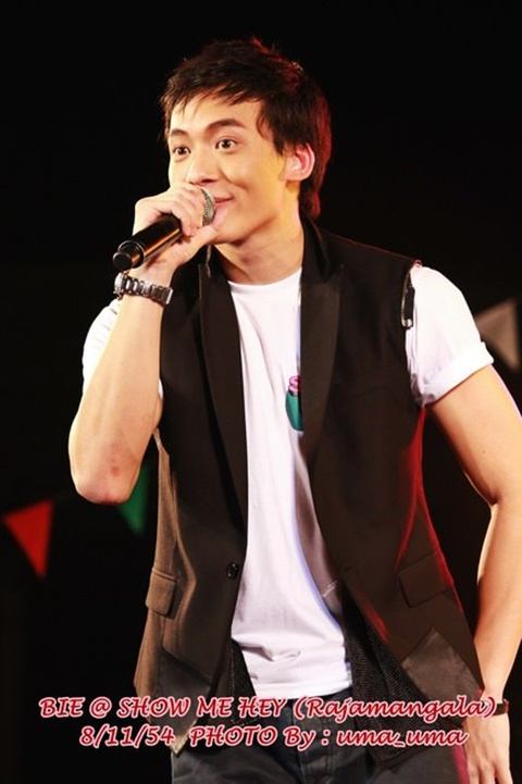 บี้ เดอะสตาร์  @ โชว์มีเฮ อาสาพายิ้ม