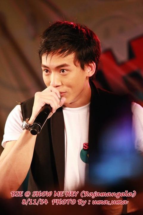 บี้ เดอะสตาร์  @ โชว์มีเฮ อาสาพายิ้ม