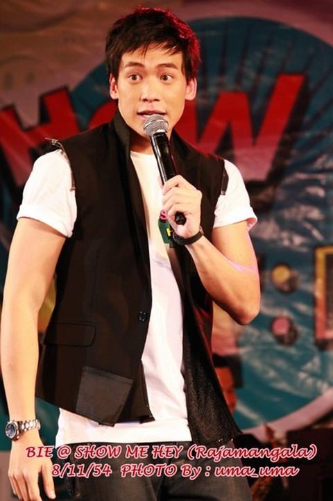 บี้ เดอะสตาร์  @ โชว์มีเฮ อาสาพายิ้ม