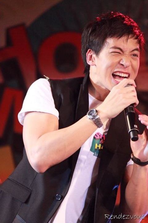 บี้ เดอะสตาร์  @ โชว์มีเฮ อาสาพายิ้ม