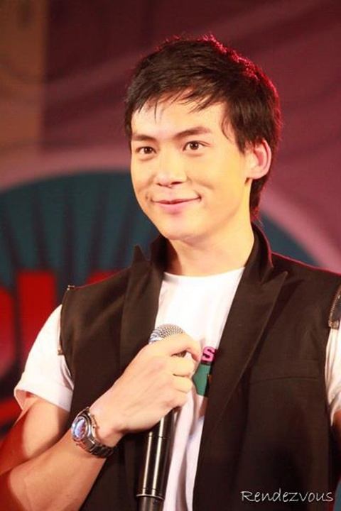 บี้ เดอะสตาร์  @ โชว์มีเฮ อาสาพายิ้ม