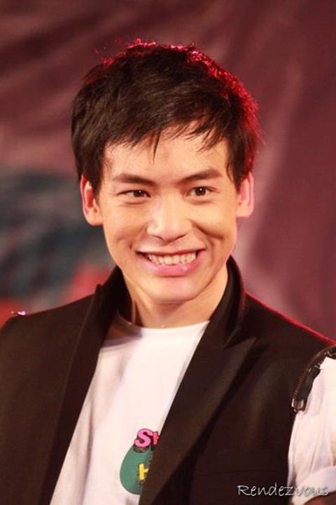 บี้ เดอะสตาร์  @ โชว์มีเฮ อาสาพายิ้ม