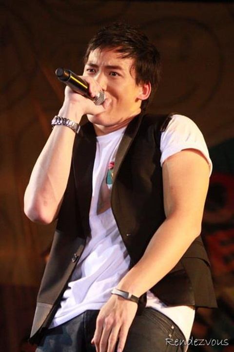 บี้ เดอะสตาร์  @ โชว์มีเฮ อาสาพายิ้ม