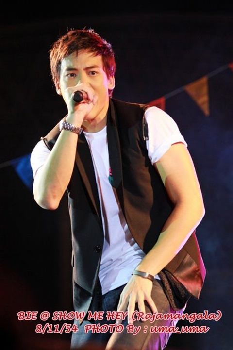 บี้ เดอะสตาร์  @ โชว์มีเฮ อาสาพายิ้ม