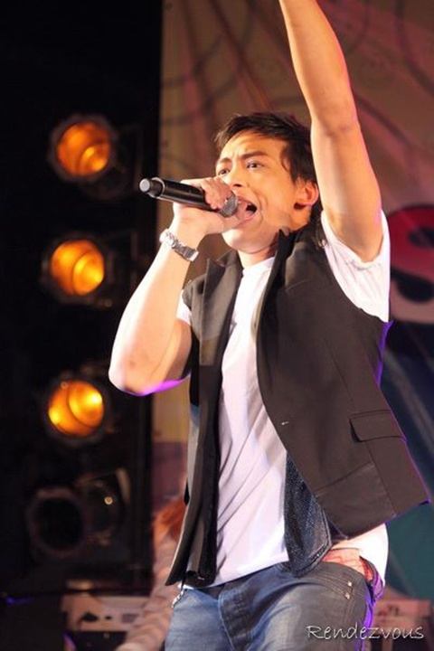 บี้ เดอะสตาร์  @ โชว์มีเฮ อาสาพายิ้ม