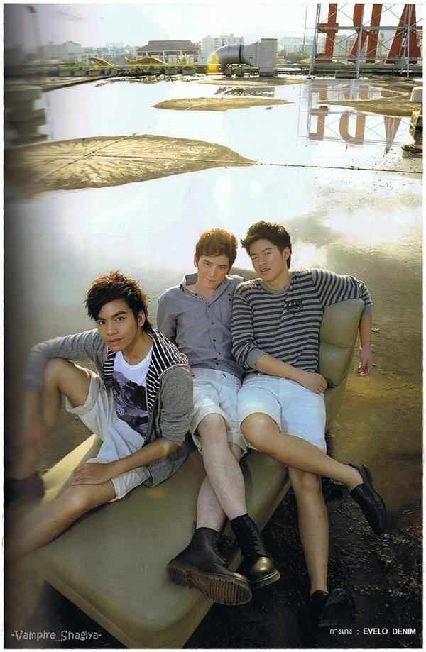 AF8 @ ขวัญเรือน no.960 November 2011