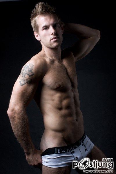 หนุ่มหล่อๆ