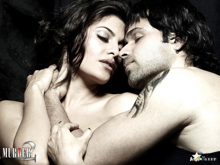 Bollywood_Actresses_Kissing_