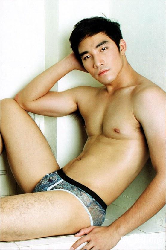 ตามหนุ่มคนนี้ดีดีแซ่บๆ