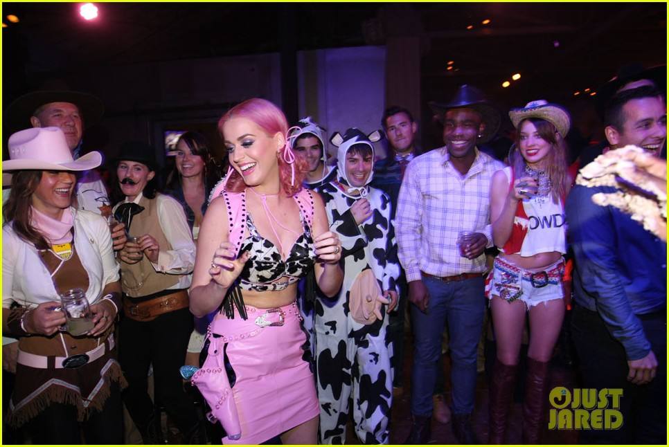 เธอคนนี้จัดงานเลี้ยงวันเกิดได้ สุดเสียว&hellip;สุดเหวี่ยงมาก