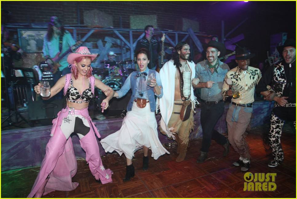 เธอคนนี้จัดงานเลี้ยงวันเกิดได้ สุดเสียว&hellip;สุดเหวี่ยงมาก