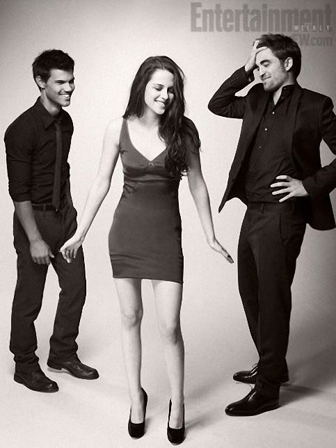 Robert Pattinson,Kristen Stewart & Taylor Lautner of Breaking Dawn on Cover of EW!