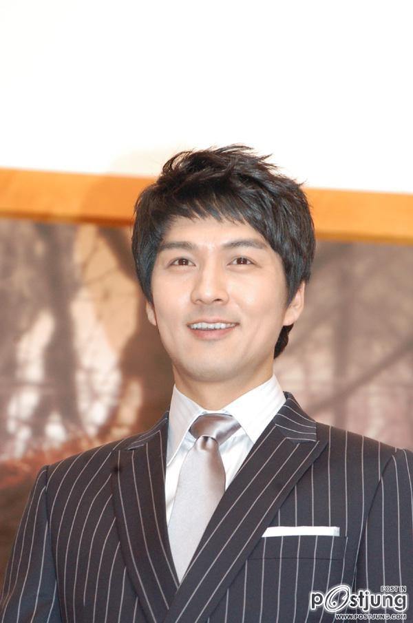 Lee Pil Mo หล่อจัง