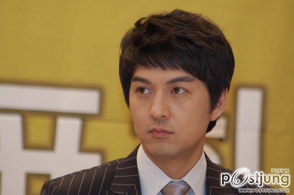 Lee Pil Mo หล่อจัง