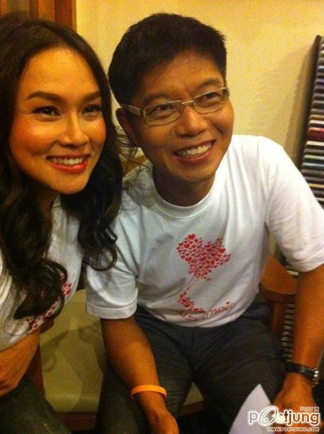 ศิลปิน-ดารา ร่วมส่งพลังใจสู้ภัยน้ำท่วม ผ่านบทเพลงแห่งความสามัคคี &ldquo;บ้านเรา บ้านพ่อ&rdquo;