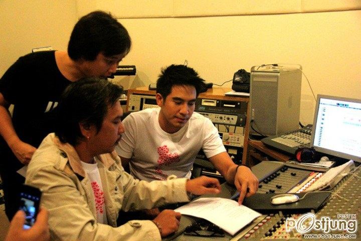 ศิลปิน-ดารา ร่วมส่งพลังใจสู้ภัยน้ำท่วม ผ่านบทเพลงแห่งความสามัคคี &ldquo;บ้านเรา บ้านพ่อ&rdquo;