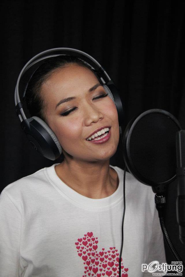 ศิลปิน-ดารา ร่วมส่งพลังใจสู้ภัยน้ำท่วม ผ่านบทเพลงแห่งความสามัคคี &ldquo;บ้านเรา บ้านพ่อ&rdquo;