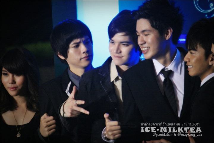 เต๋า & Friend AF ร่วมชมละครเวที รักเธอเสมอ The Musical