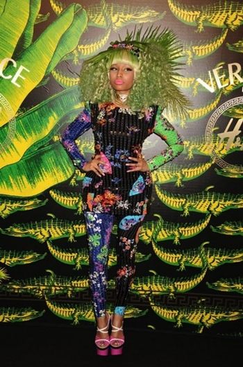 Nicki Minaj กับชุดใบไม้ติดหัว ?? By Hermione