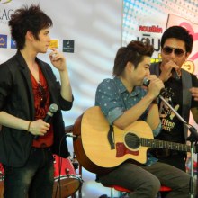 ช่วยภัยน้ำท่วม ที่พาราก๊อน