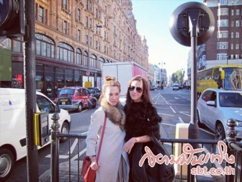 เมย์ + อั้ม โชว์สวย-ขำ