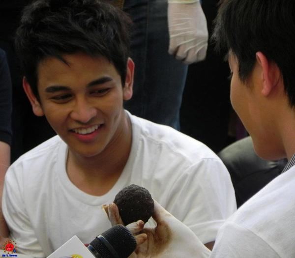 กัน โตโน่ ริท ร่วมปั้นEM Ball @ งานรวมพลคน Do-D