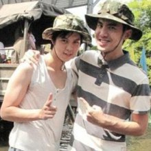 'พีช-เต๋อ' นำทีมดารา 'จีทีเอช' มอบของช่วยผู้ประสบภัยน้ำท่วม