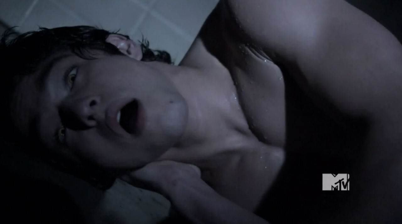 Shirtless Teen Wolf Hunks in Ep 1×10