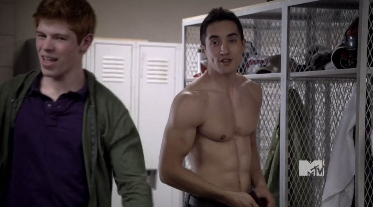 Shirtless Teen Wolf Hunks in Ep 1×10
