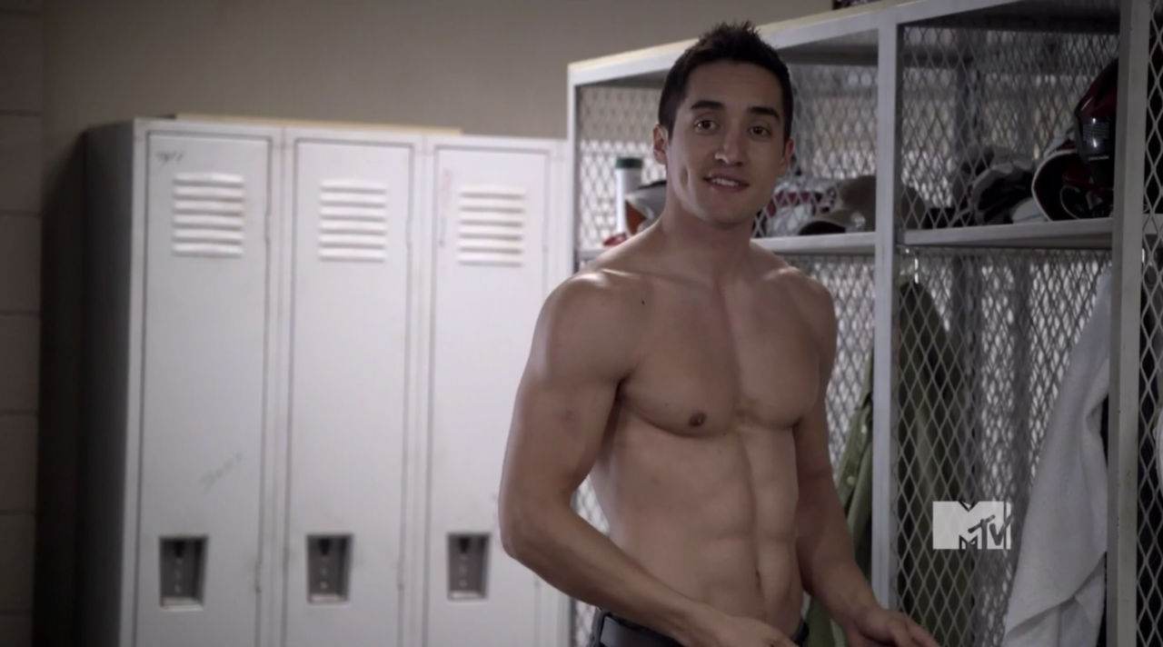 Shirtless Teen Wolf Hunks in Ep 1×10