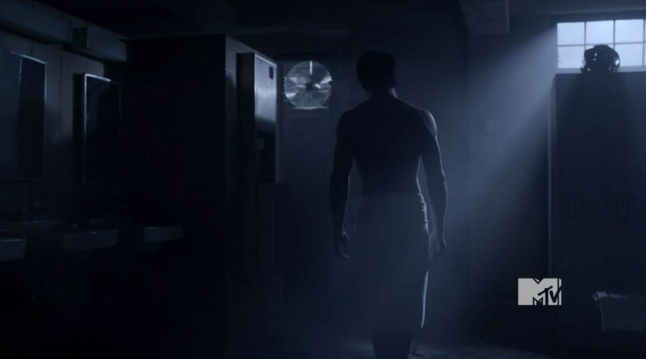 Shirtless Teen Wolf Hunks in Ep 1×10