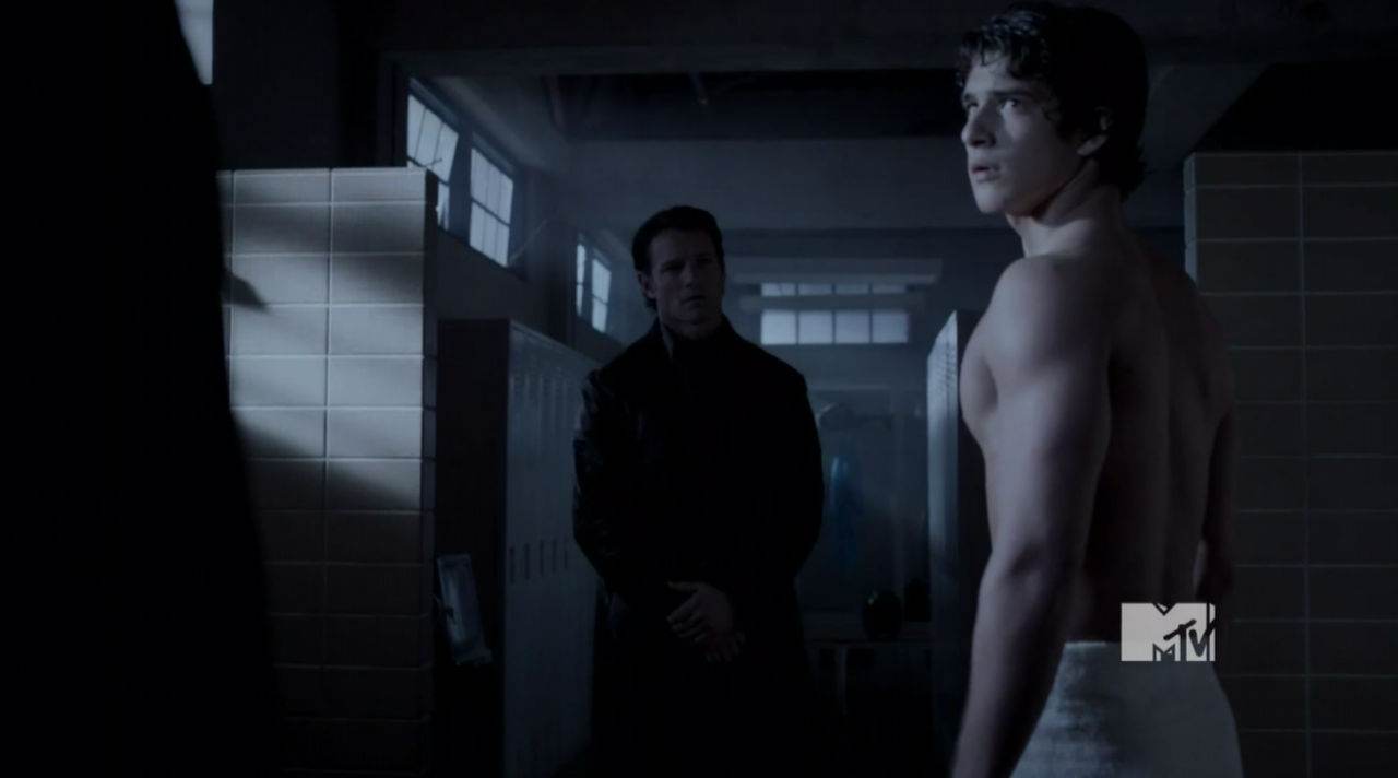 Shirtless Teen Wolf Hunks in Ep 1×10