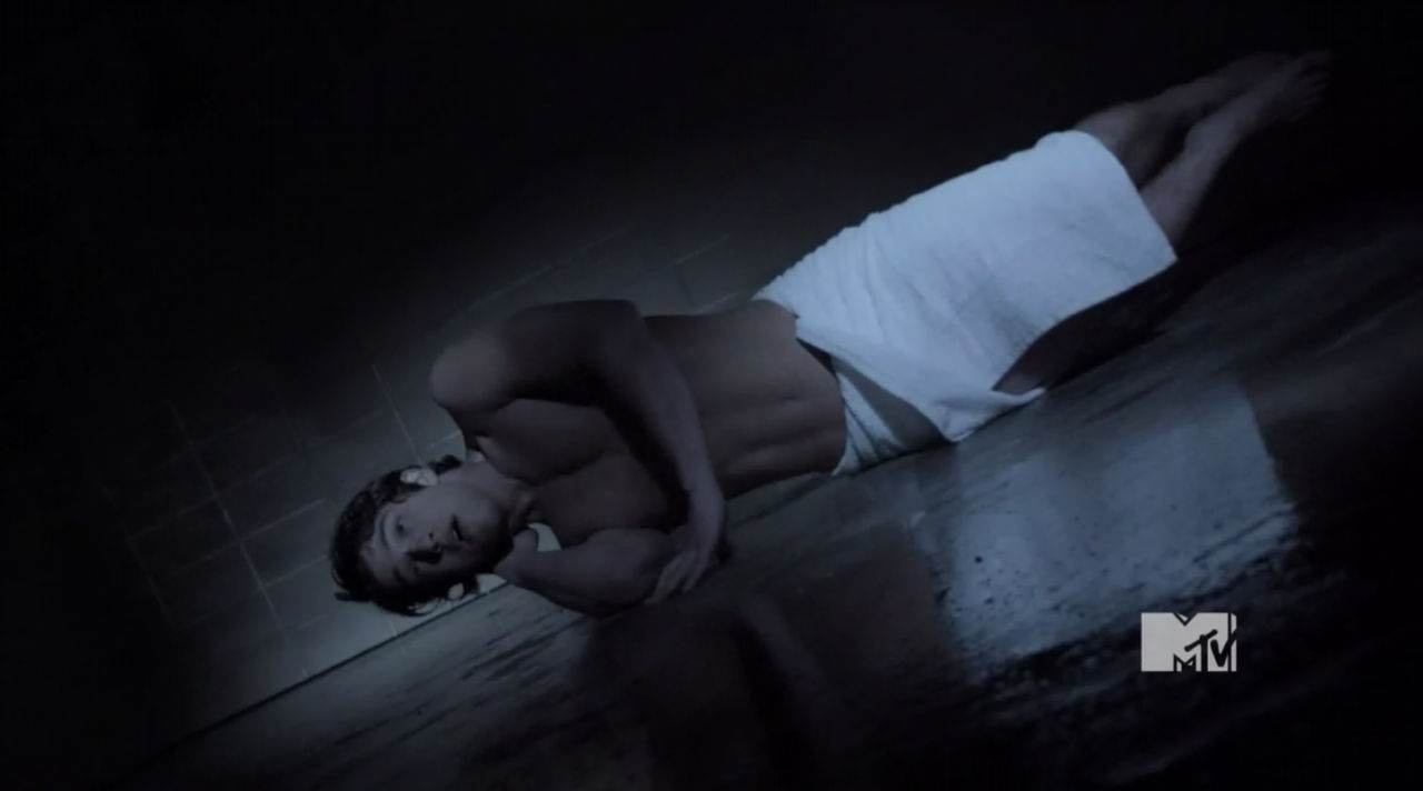 Shirtless Teen Wolf Hunks in Ep 1×10