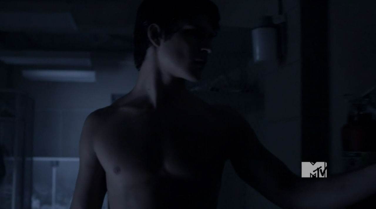 Shirtless Teen Wolf Hunks in Ep 1×10