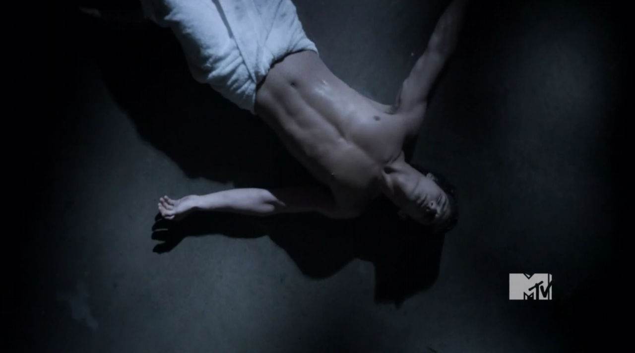 Shirtless Teen Wolf Hunks in Ep 1×10