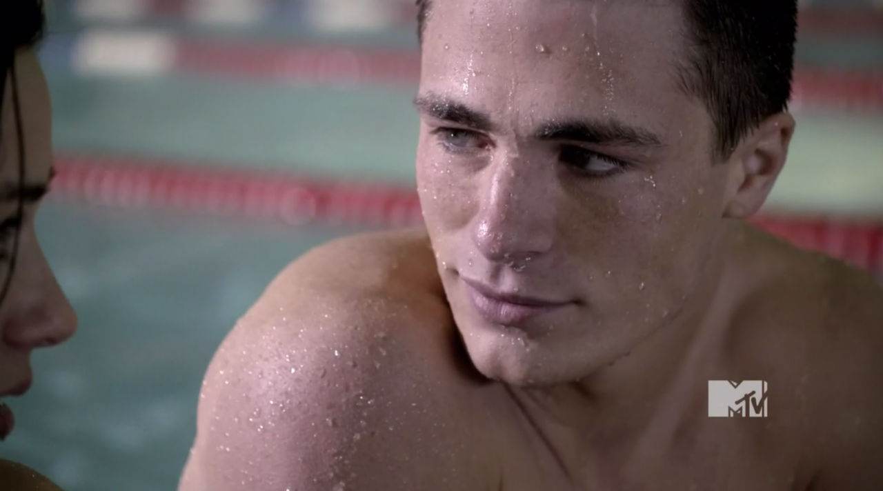 Colton Haynes & Tyler Hoechlin Shirtless in Teen Wolf Ep 1×09