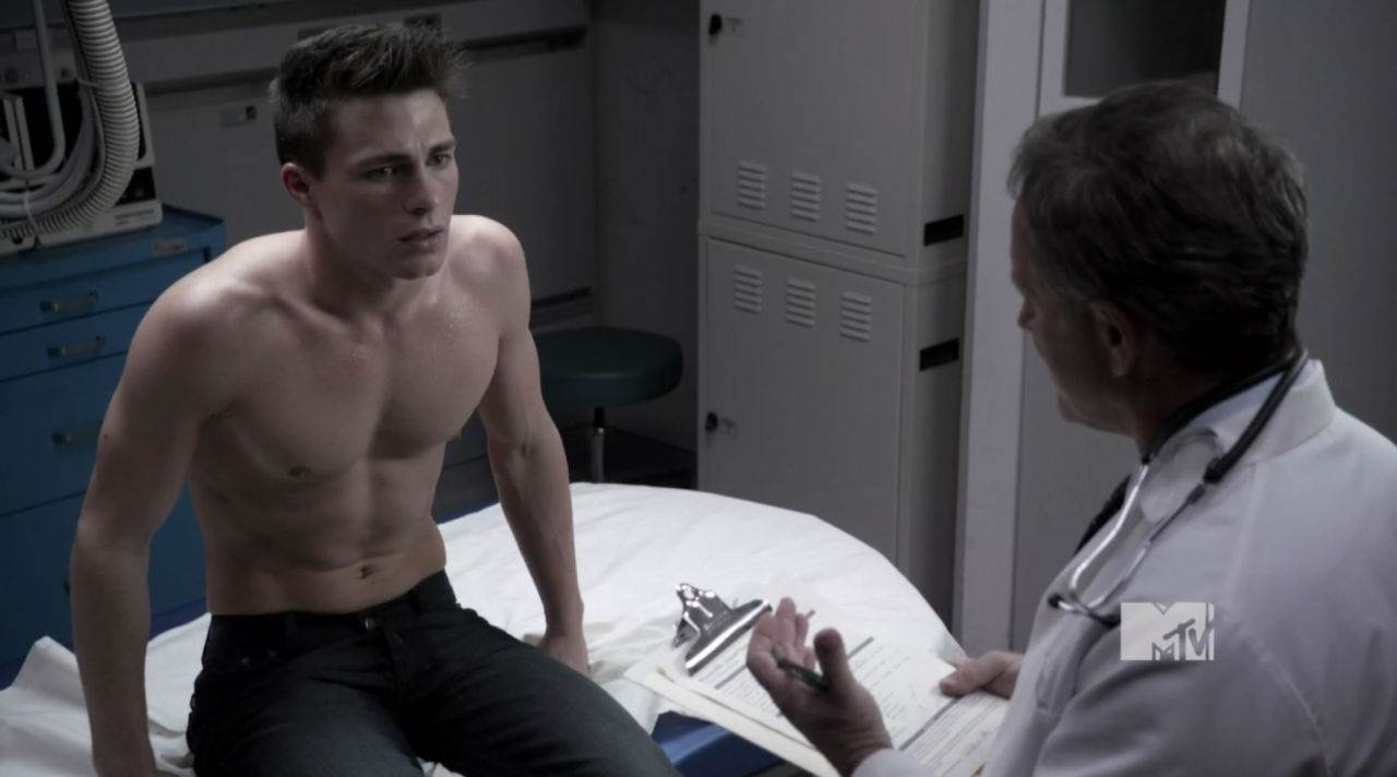 Colton Haynes & Tyler Hoechlin Shirtless in Teen Wolf Ep 1×09
