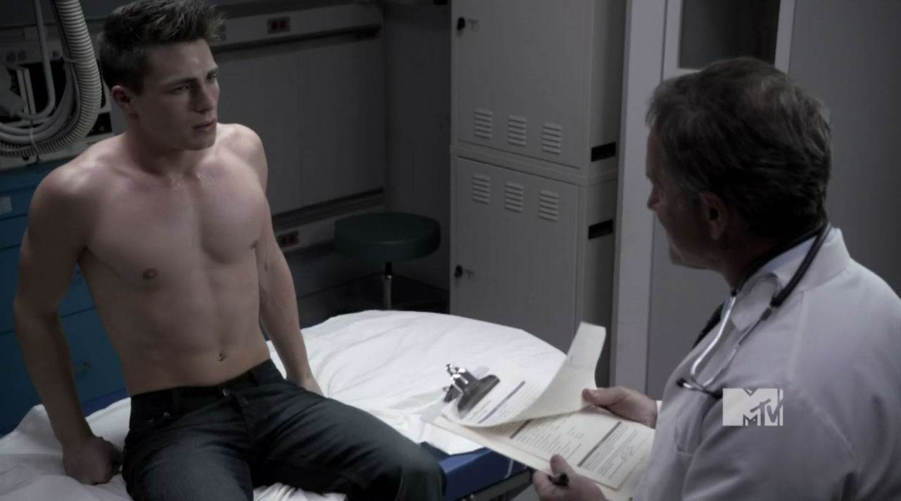 Colton Haynes & Tyler Hoechlin Shirtless in Teen Wolf Ep 1×09