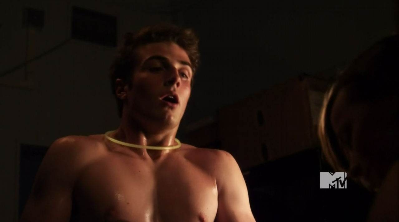 Beau Mirchoff Shirtless in Awkward Premiere