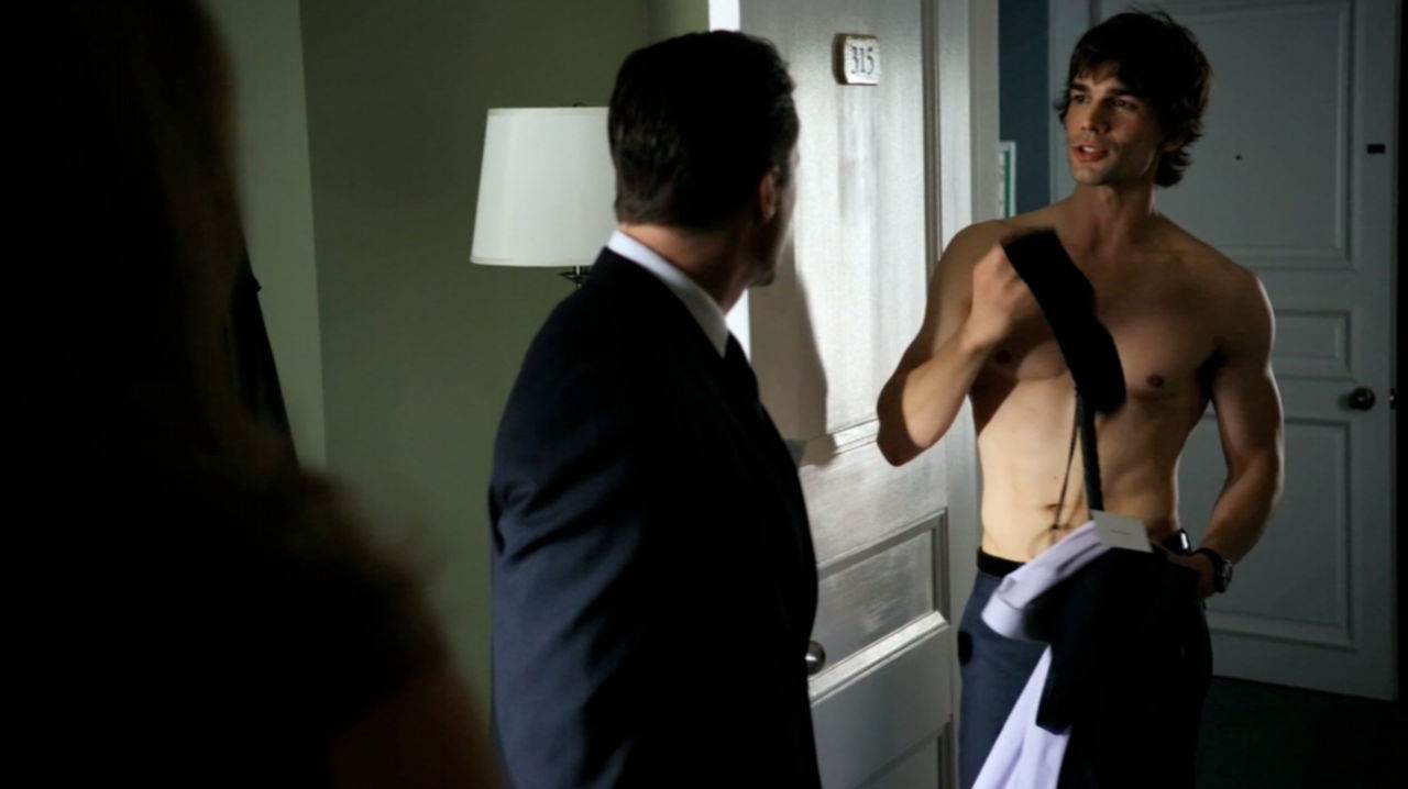 Christopher Gorham Shirtless in Covert Affairs Ep 2×03